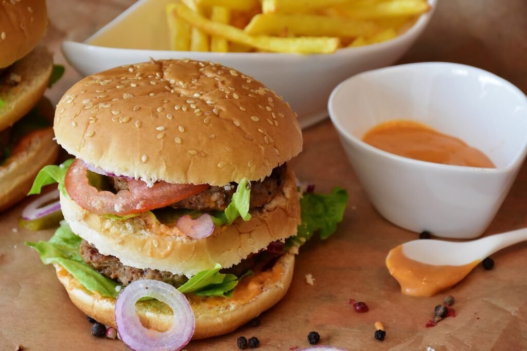 burger, hamburger, bun-2762431.jpg